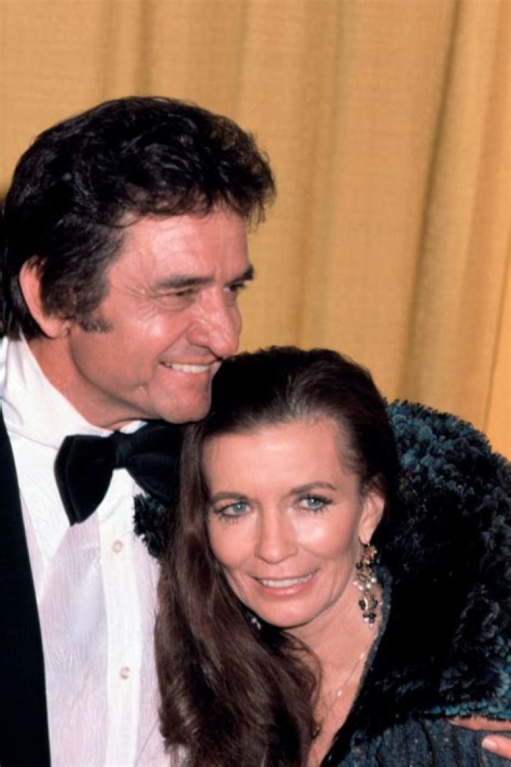 Is Deana Carter Related to June Carter?