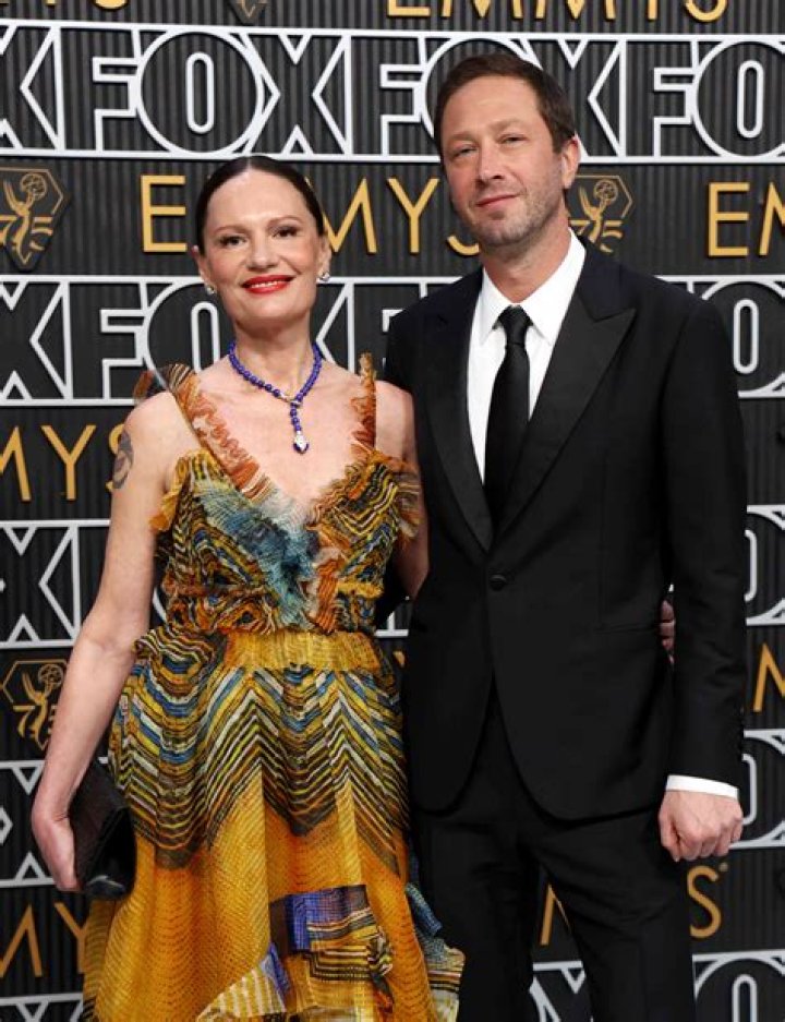 Is Ebon Moss-Bachrach Dating? Who is Ebon Moss-Bachrach Dating?