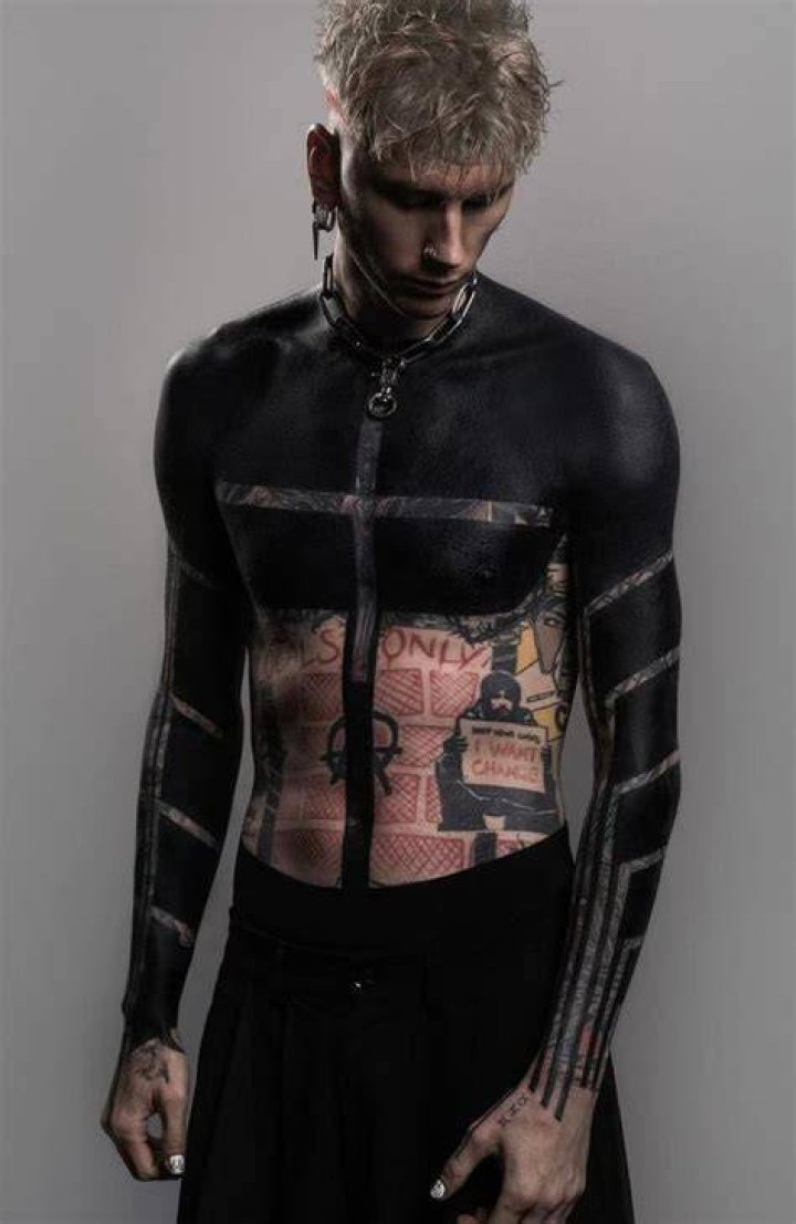 Is Machine Gun Kelly Gay? Age, Height, Net Worth