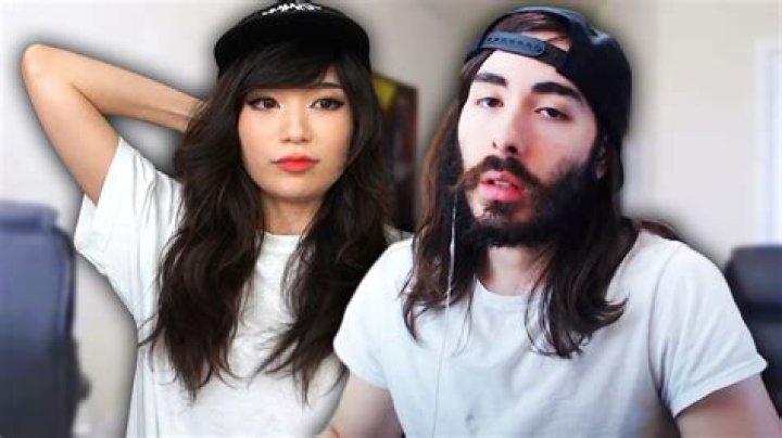 Is MoistCr1TiKaL Dating? Who is MoistCr1TiKaL Dating?