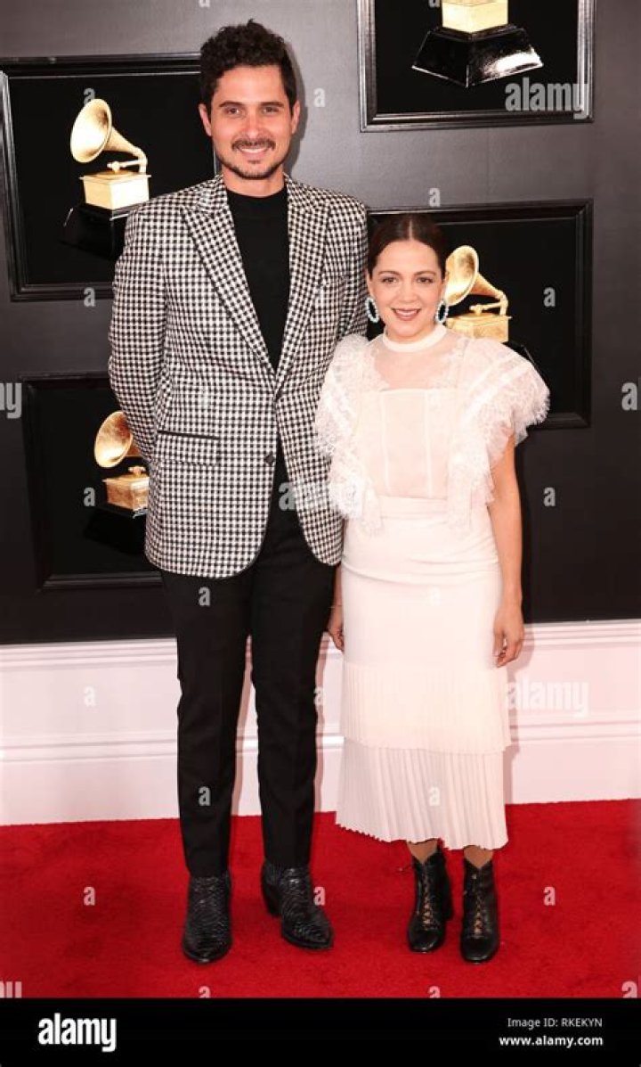 Is Natalia Lafourcade married?