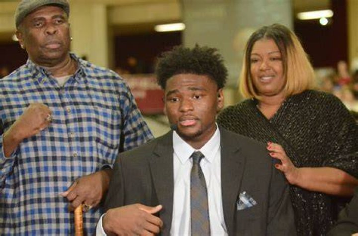 Isaiah Stewart Parents: Meet Dela Stewart and Shameka Holloway
