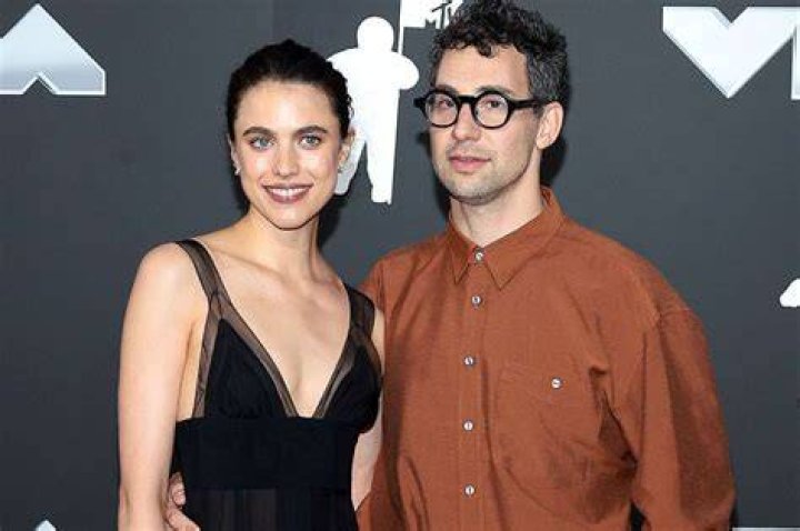 Jack Antonoff Age, Height, Bio, Parents, Net Worth, Wife