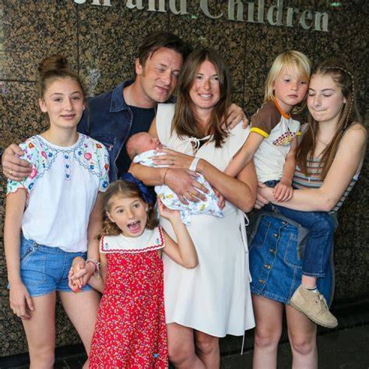Jamie Oliver Siblings: Does Jamie Oliver have siblings?