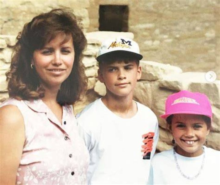 Jana Kramer Parents: Meet Nora Kramer And Martin Kramer
