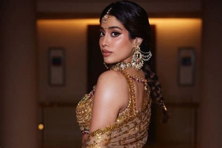 Janhvi Kapoor Bio, Age, Height, Parents, Net Worth