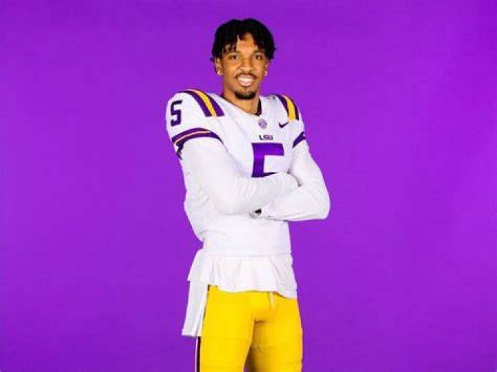 Jayden Daniels Bio, Age, Height, Career, Net Worth, Family & More