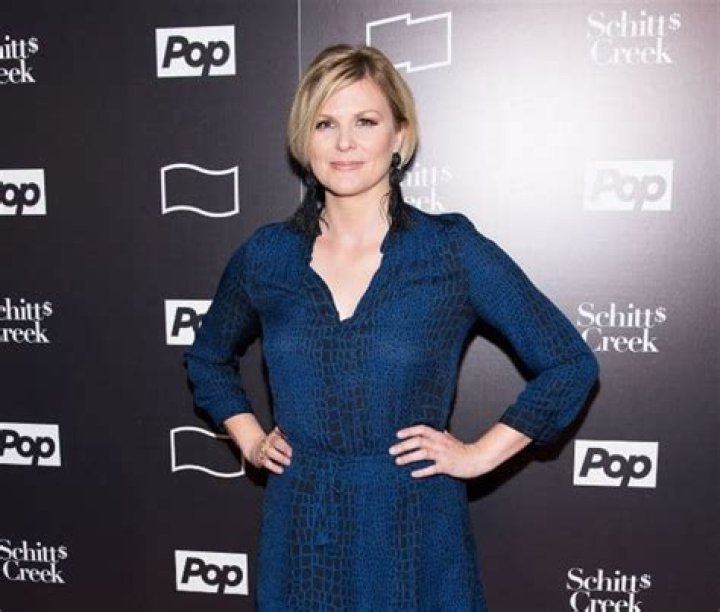 Jennifer Robertson Net Worth: How rich is Jennifer Robertson?