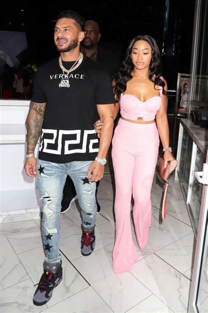 Jersey Shore: Are Nikki Hall & Pauly DelVecchio Still Together?