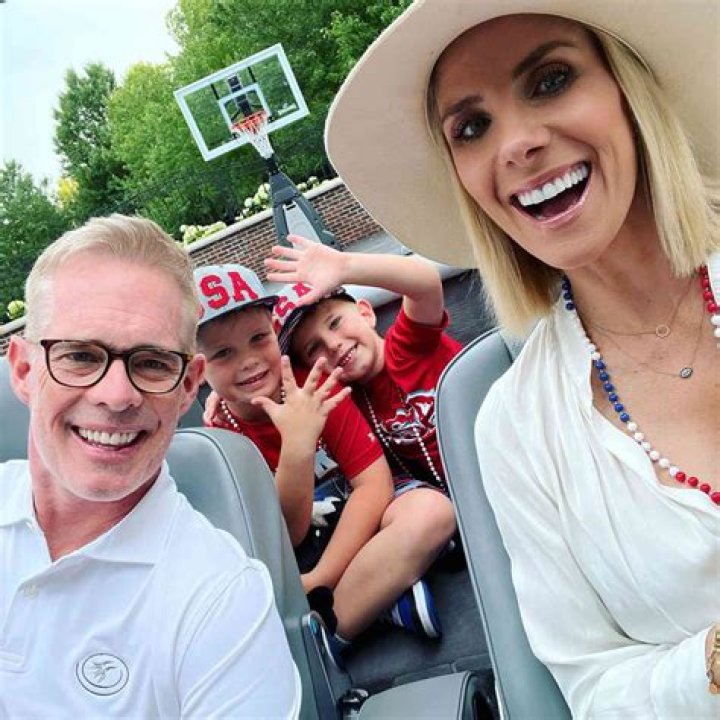 Joe Buck – Bio, Age, Wife, Daughter, Father, Height, Net worth