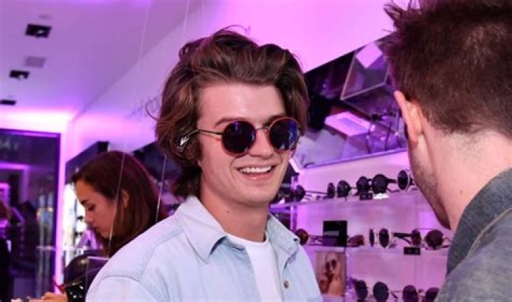 Joe Keery Teeth Before: What Happened To Stranger Things Cast?