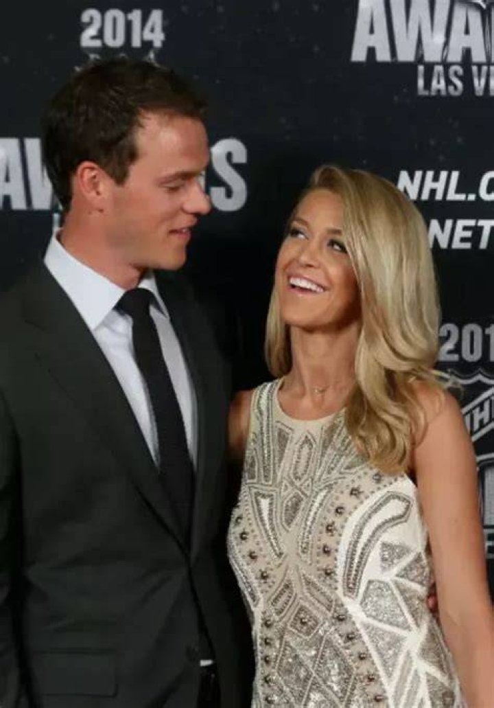 Jonathan Toews Age, Height, Bio, Parents, Net Worth, Wife