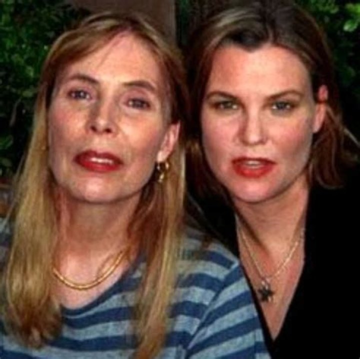 Joni Mitchell Age, Biography, Net Worth, Husband, Career