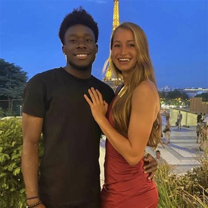 Jordyn Huitema Salary, Age, Boyfriend Alphonso Davies and Instagram