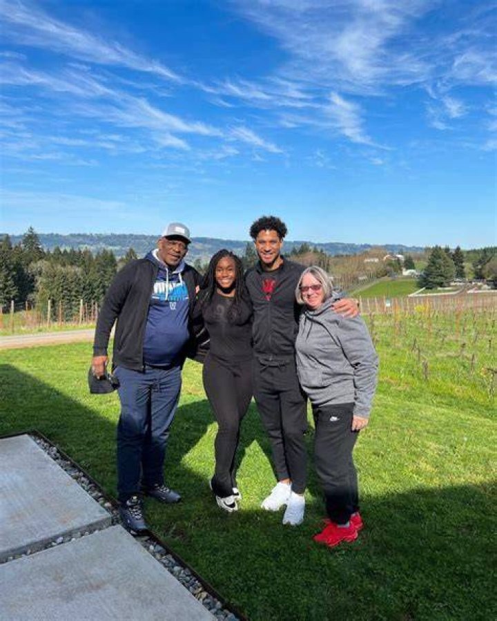Josh Hart Siblings: Meet Moses And Aimee
