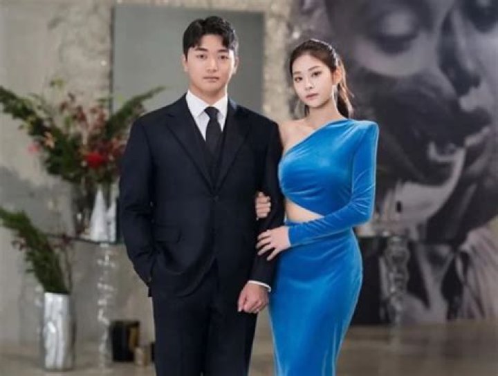 Jung-hoo Lee Net Worth: Salary, Contract, Assets & Endorsements