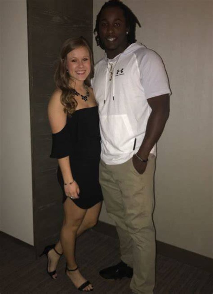 Kareem Hunt Wife: Is Kareem Hunt Married?
