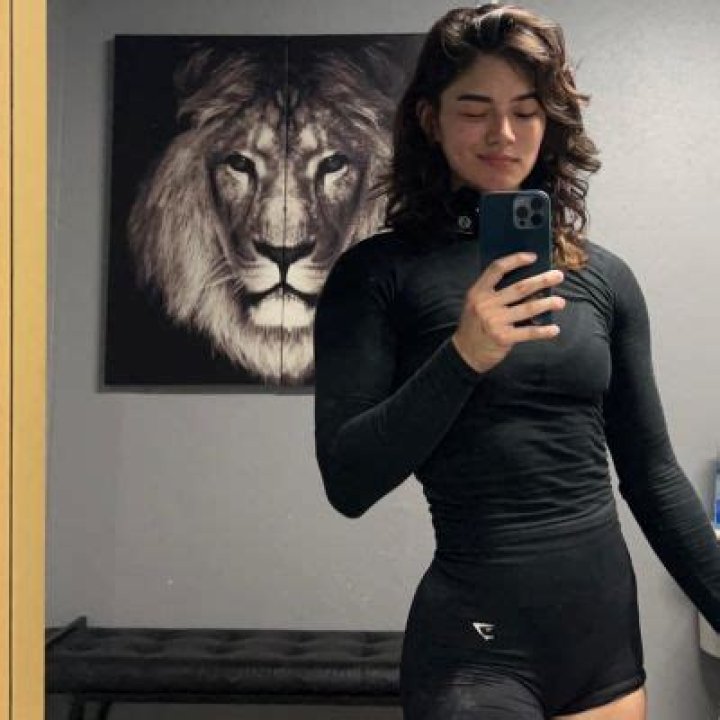 Keiani Height: How tall is Instagram fitness star, Keiani?