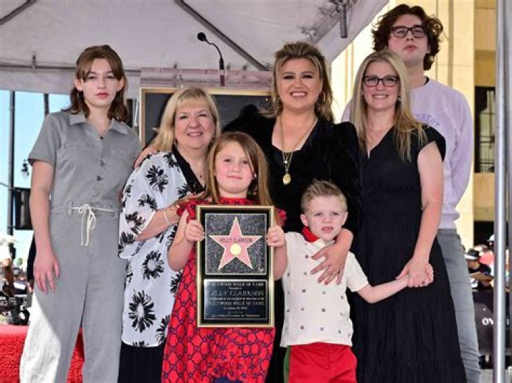 Kelly Clarkson Parents: Who Are Kelly Clarkson’s Parents?