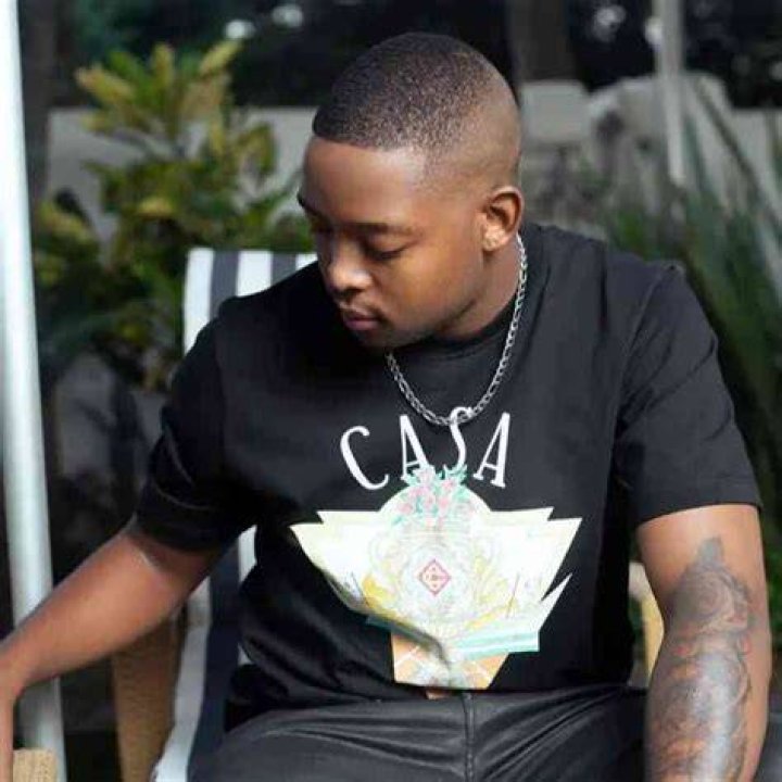 Kelvin Momo ft Mick Man – Dopeness