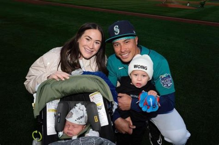 Kolten Wong Bio, Age, Parents, Wife, Children, Net Worth
