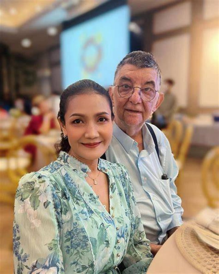 Lalisa Manobal Parents: Meet Chitthip And Marco Brüschweiler