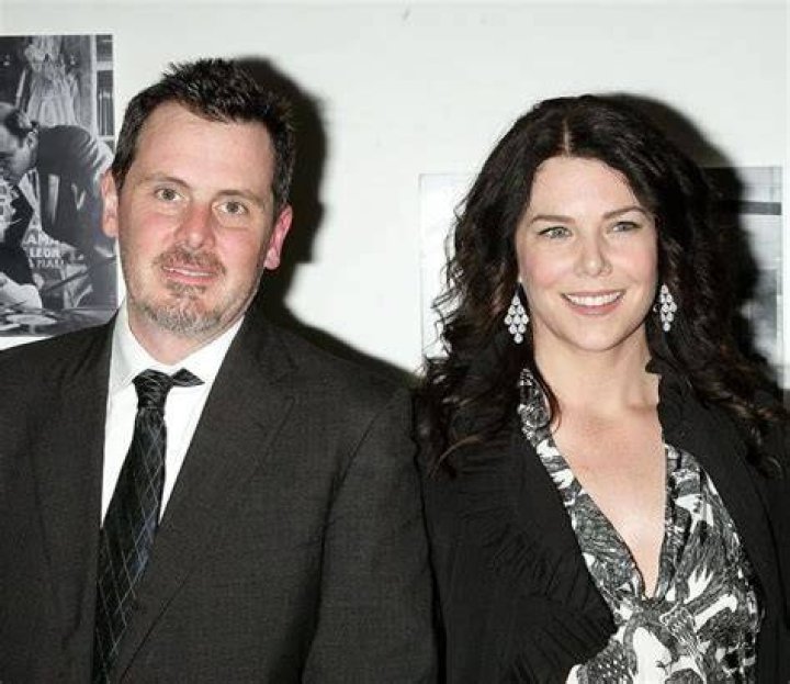 Lauren Graham Siblings: Does Lauren Graham have siblings?