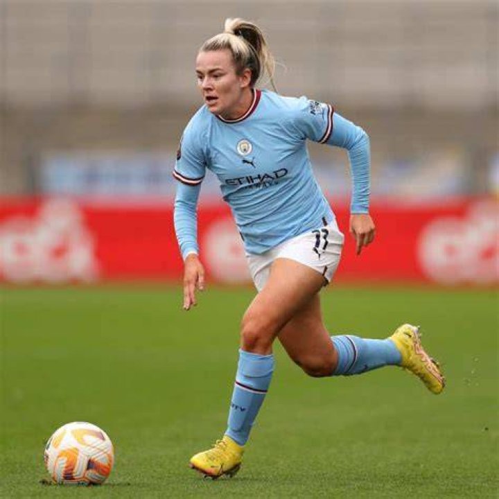 Lauren Hemp Net Worth: How much is Lauren Hemp paid?