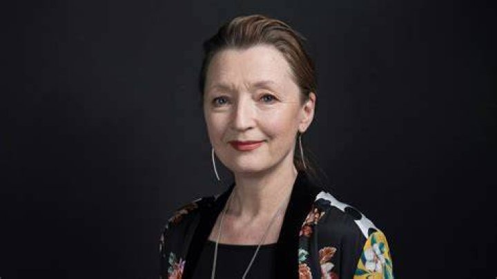 Lesley Manville Bio, Age, Career, Net Worth, Family & More