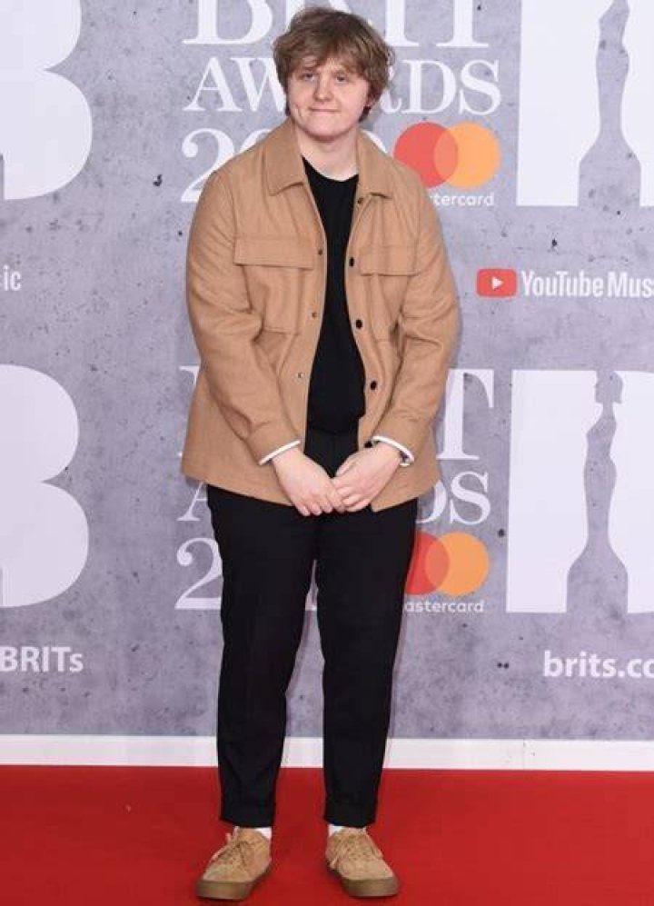 Lewis Capaldi Height: How Tall Is Lewis Capaldi?