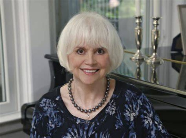 Linda Ronstadt Bio, Age, Career, Net Worth, Family