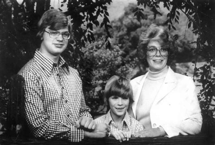 Lionel Dahmer Wife: Meet Dahmer’s first wife Joyce and Shari
