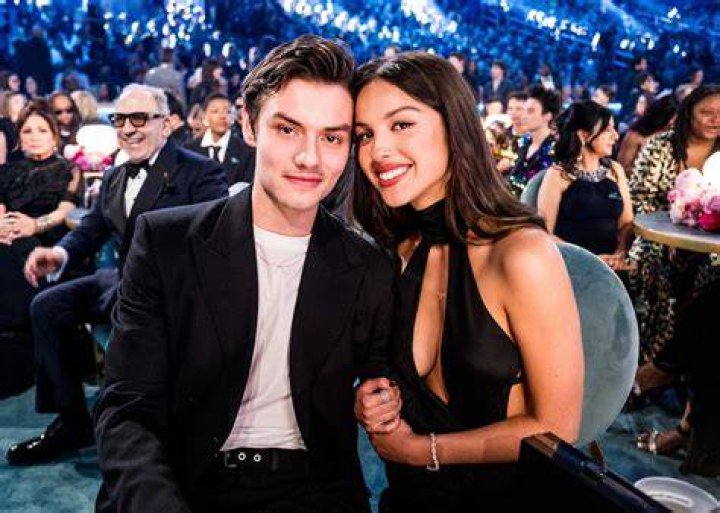 Louis Partridge Partner: Who Is Olivia Rodrigo?