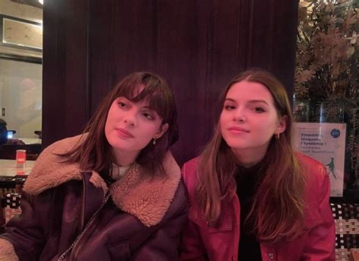 Louis Partridge Sisters: Meet Issie And Millie