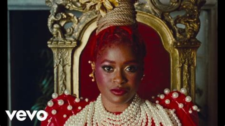 LYRICS: Tierra Whack – Stand Up