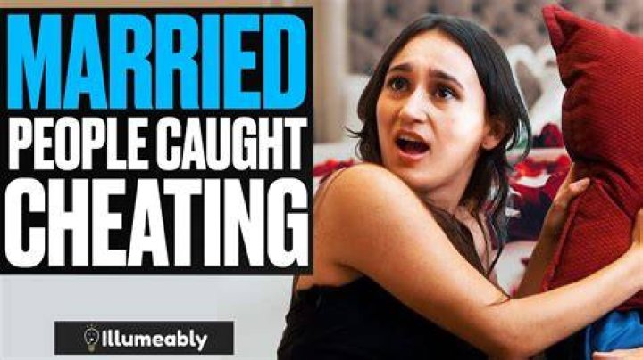 Man Surprises Wife With Breakup Cake On Her Birthday After He Caught Her Cheating With His Brother – Video