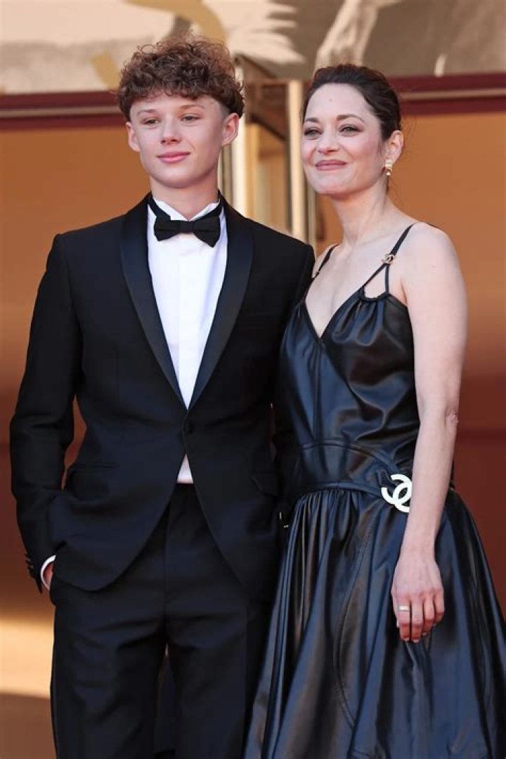 Marion Cotillard Age, Height, Bio, Parents, Net Worth, Husband
