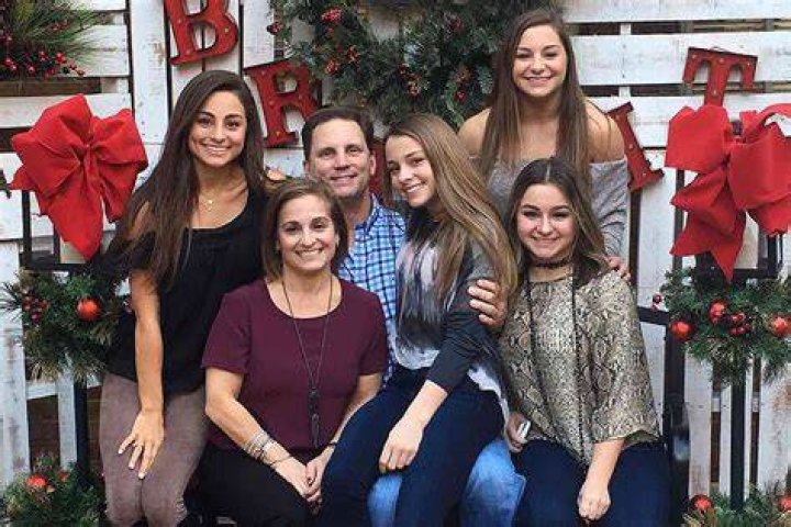 Mary Lou Retton Siblings: Meet Her 4 Siblings
