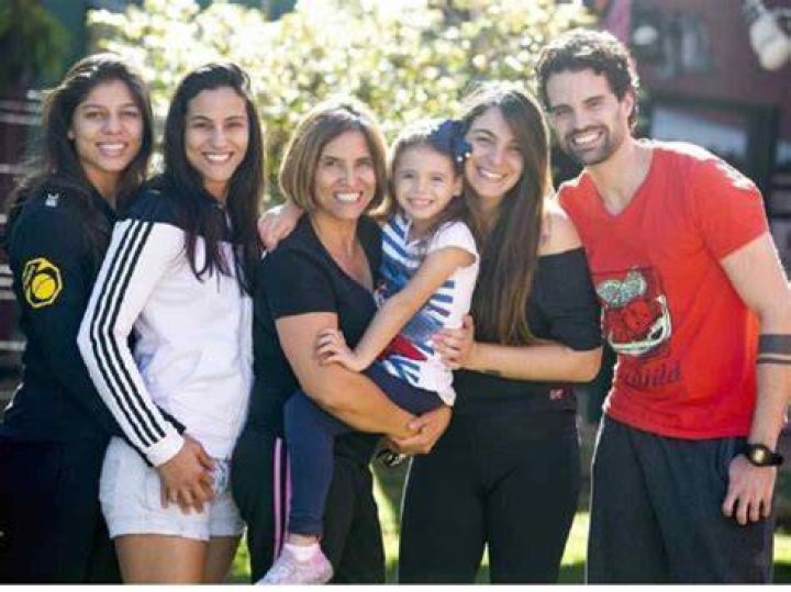 Mayra Bueno Silva Partner: Who Is Gloria de Paula?