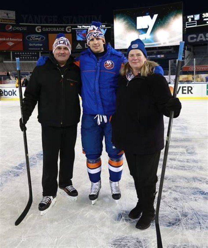 Meet Barbara Tavares, the Younger Sister of John Tavares