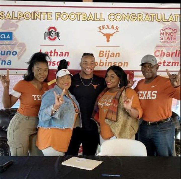 Meet Bijan Robinson Siblings; Darius and Cleyrissa Robinson