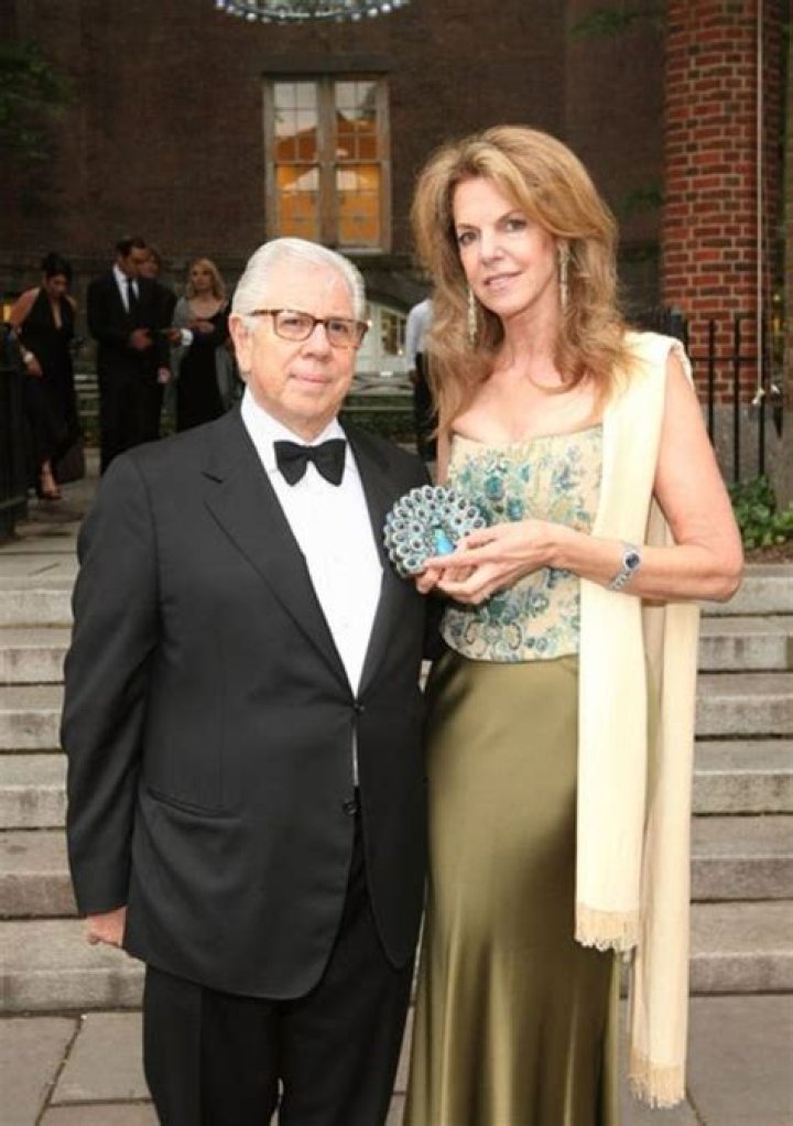 Meet Christine Kuehbeck, wife of Americans greatest journalist Carl Bernstein