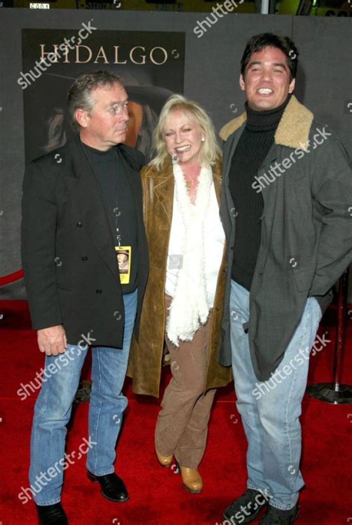 Meet Dean Cain’s Parents: Meet Roger And Sharon