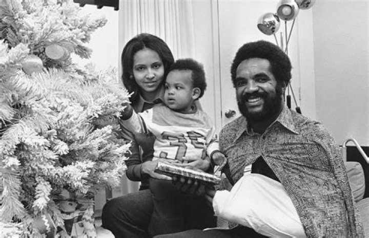 Meet Grant Hill’s Parents, Calvin Hill & Janet Hill : Biography, Net Worth & more