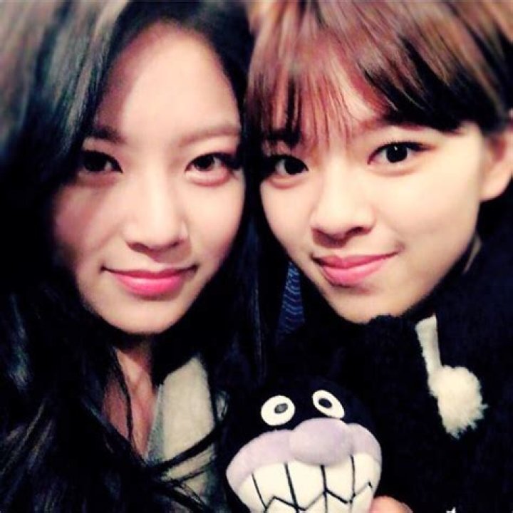 Meet Jeongyeon’s 2 Sisters: Gong Seungyeon And Seo Yeon