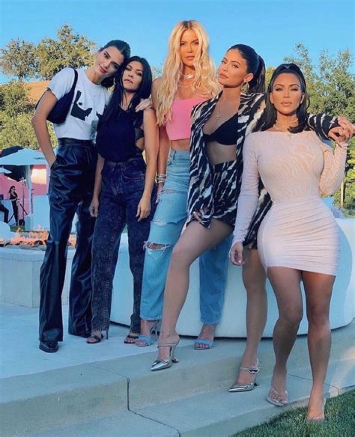 Meet Kendall Jenner Siblings: Kylie Jenner, Kim Kardashian, Khloe Kardashian, Kourtney,
