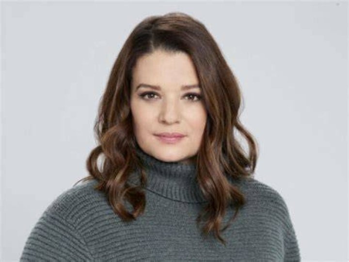 Meet Kimberly Sustad, the famous Canadian Actress: Biography, Affairs, Career, Net worth & more