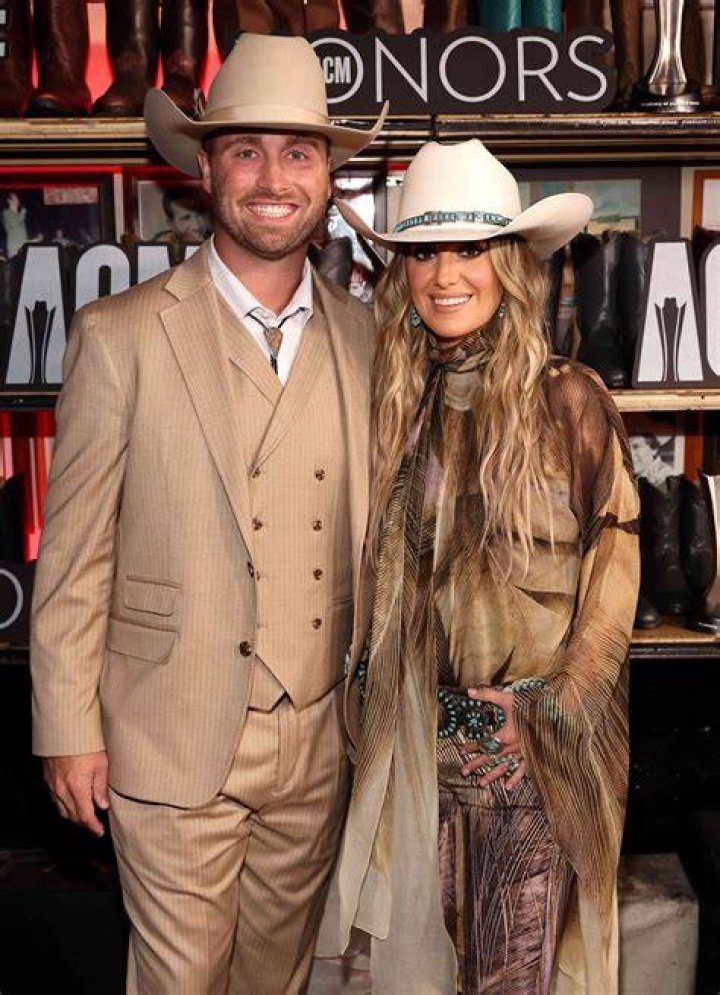 Meet Lainey Wilson Boyfriend, Devlin ‘Duck’ Hodges