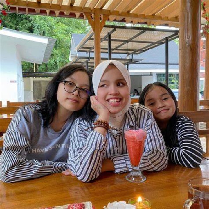 Meet Putri Ariani’s Parents