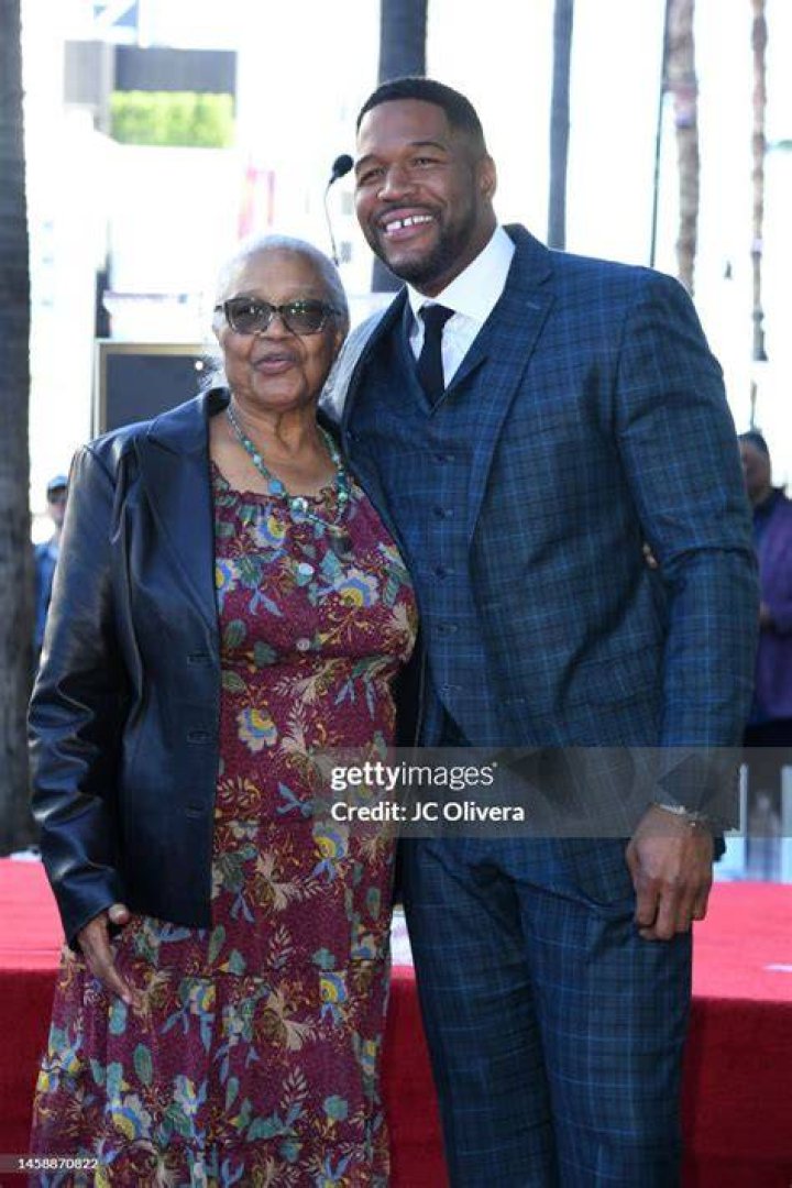 Michael Strahan Parents: Meet Louise Traylor And Gene Willie Strahan
